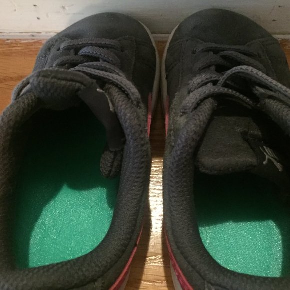 PUMA KIDS PINK AND GREY SUEDE SNEAKERS - Picture 5 of 9